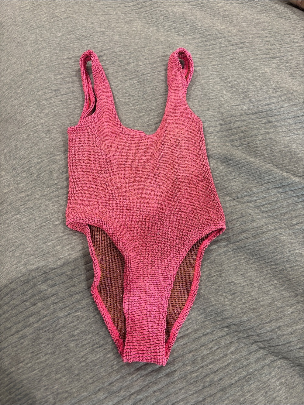 bond-eye Pink One-Piece Swimsuit